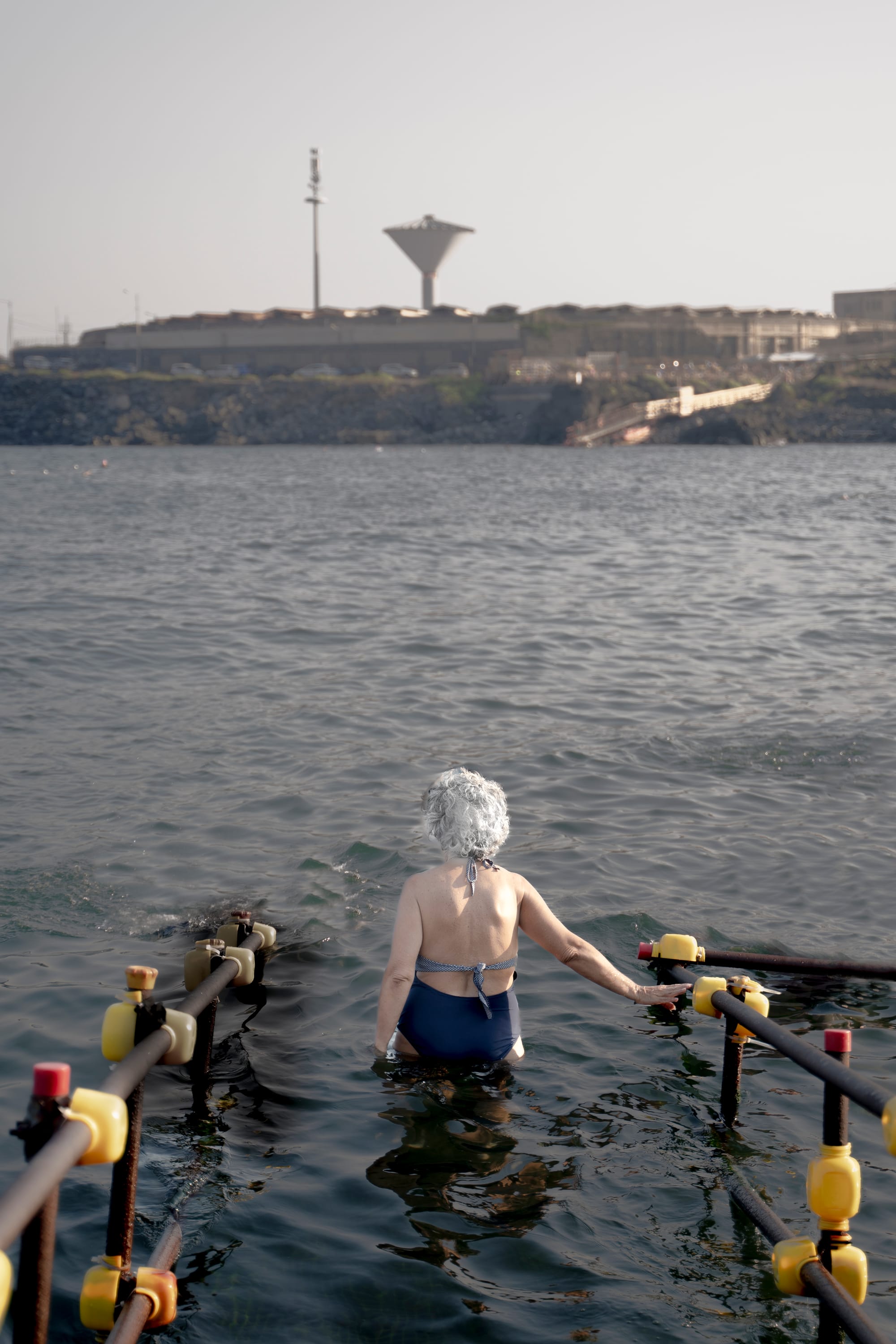 Alle spalle la città. San Giovanni li Cuti, la sua gente e i suoi paesaggi nelle fotografie di Andrea Petrelli