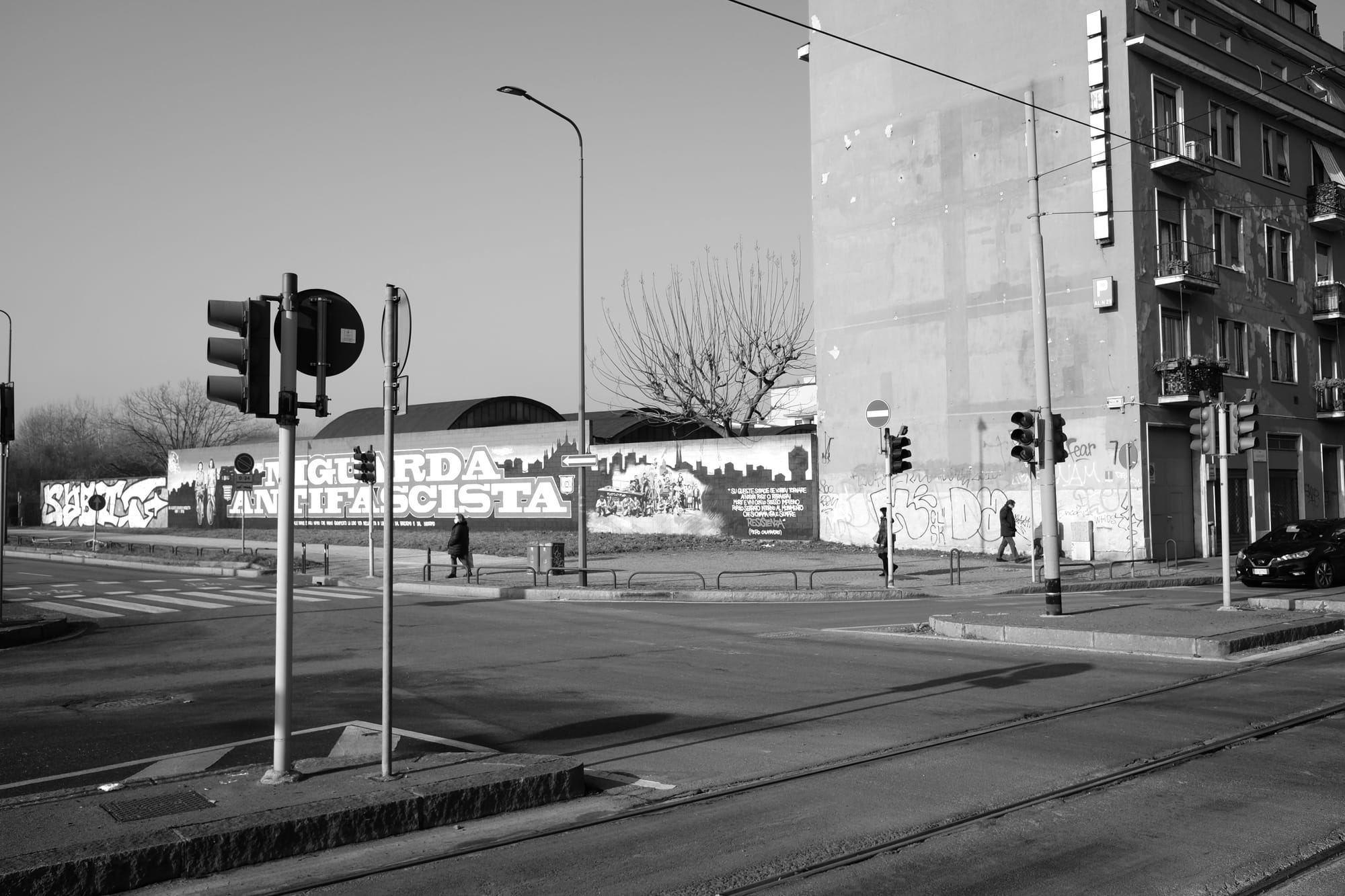 Crossroads. Gli incroci di Milano nelle fotografie di Alessandro Bocchi e Gianni Ranuio