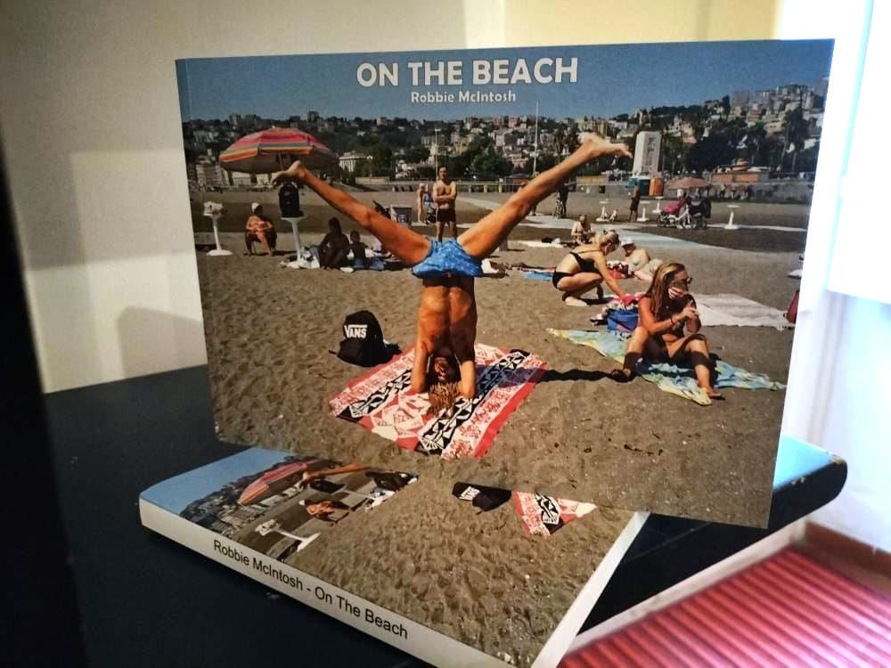 «La spiaggia è uno spazio democratico». Intervista a Robbie McIntosh