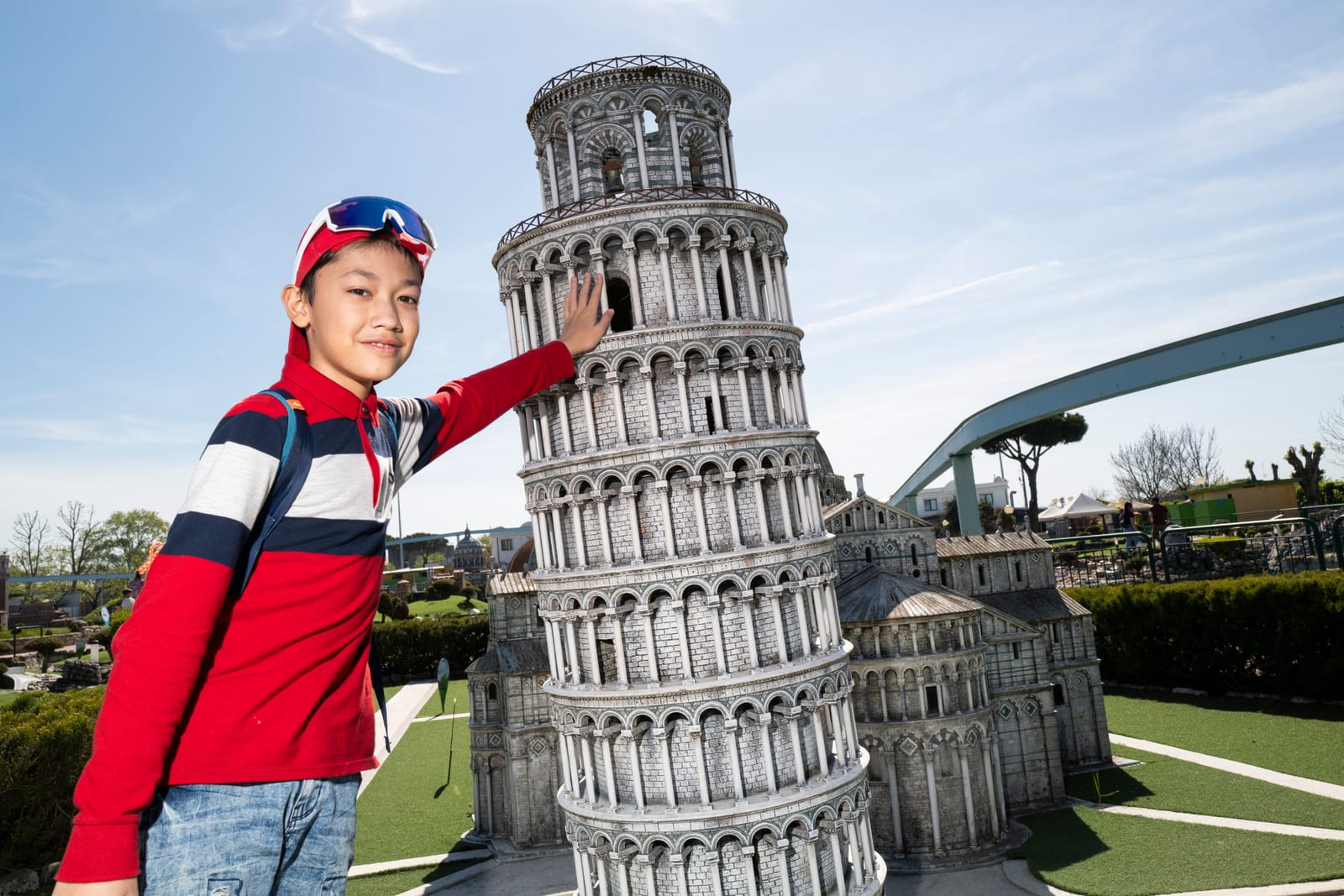 Tourist Tsunami. Lo sguardo di Nicolò Rinaldi sul turismo di massa